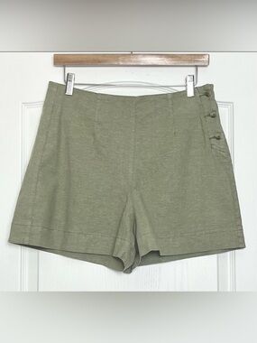 Lila Ryan Linen Blend High Waisted Shorts  Size 6 Olive Green Side Button